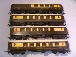 Ho / Oo Gauge Triang Hornby Rake Of 4 Pullman Coaches Carriages