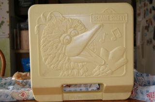 1983 Sesame Street Big Bird Record Player Fisher Price With 8 Books & Records