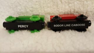 Thomas the Train & Friends Wooden PERCY Engine and Sodor Cabooss 2002 Magnetic 3