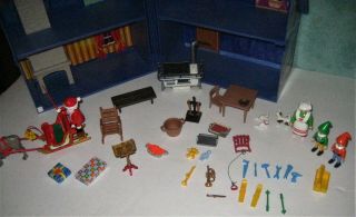 Playmobil My Take Along Holiday Home Xmas Playhouse People & Accessories 5755