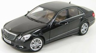 1:18 Minichamps B66960213 Mercedes - Benz E - Class W212 Avantgarde Black - 2009