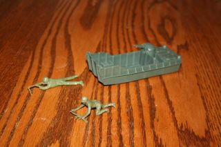 Marx Battleground Army Landing Craft And 2 Vintage American Soldiers - Mpc