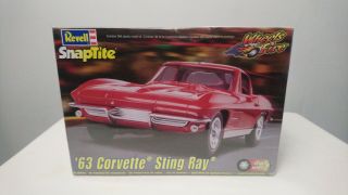 1963 Corvette Sting Ray Snaptite 2000 Revell 1:25 Model Kit Nib 85 - 1915