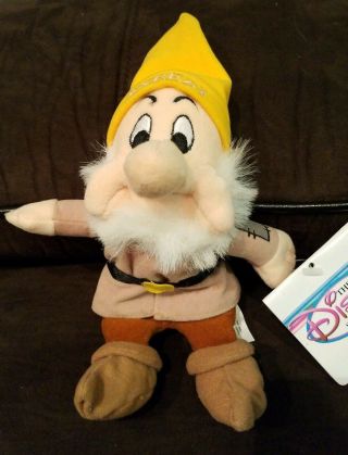 Disney Store Mini Bean Bag Sneezy Snow White Seven Dwarfs Plush Yellow Hat 8 "