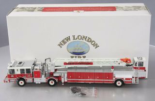 Twh Collectibles 094 - 01151 1/50 Scale London Fire Department Seagrave Tracto