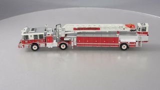 TWH Collectibles 094 - 01151 1/50 Scale London Fire Department Seagrave Tracto 2