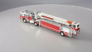 TWH Collectibles 094 - 01151 1/50 Scale London Fire Department Seagrave Tracto 3