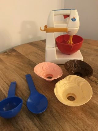 Rare Vintage Fisher Price Fun With Food Mixer With All 3 Frostings And Spatulas
