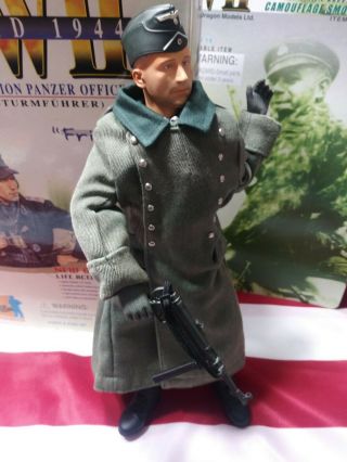 1/6 Wwii German Guard 1944 With Winter Overcoat/ Mp 40 Mg Complete Action Figure