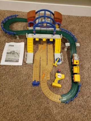Fisher Price Geotrax Grand Central Station With Remote Control Train