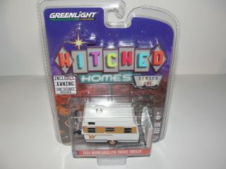 1:64 Greenlight 2017 Hitched Homes 1 Winnebago 216 Travel Camper Hitch Tow