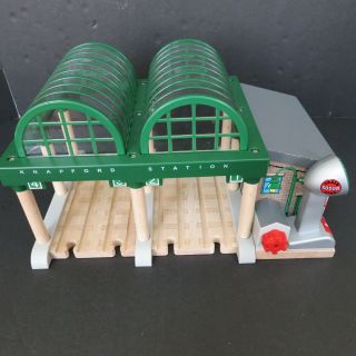Thomas & Friends Wooden Deluxe Knapford Station W/microphone