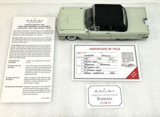 Danbury 1960 Ford Thunderbird Convertible Adriatic Green 1:24 Scale Model