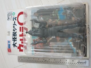 X - Plus Ultra Q Kemur Monster Kaiju Action Figure Mono Version Ultraman Ccp Toy