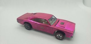 1969 HOT WHEELS RED LINE HOT PINK DODGE CUSTOM CHARGER WHITE INTERIOR 3