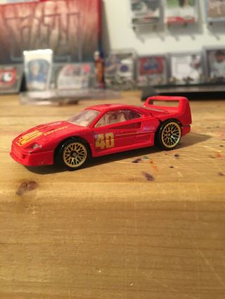 1988 Hot Wheels Ferrari F40 1:64 Diecast Car With Opening Hatch