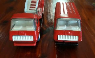 SET VINTAGE TONKA METAL FIRE TRUCK RED AND WHITE WITH LADDER AND FIRE CHIEF VAN 2