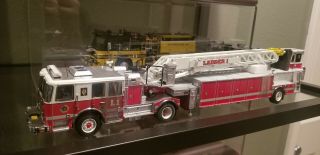 Twh Red/white Seagrave Tda Fire Truck