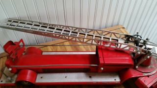 Vintage 1960 ' s Tonka Hydraulic Aerial Ladder TFD Red Fire Engine Truck No.  5 2