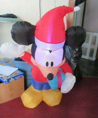 3 1/2 Foot Inflatable Mickey Mouse With Santa Hat Box Disney Airblown