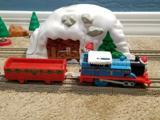 Tomy Trackmaster Thomas & Friends Christmas Train W/ Snow Tunnel Winter Set