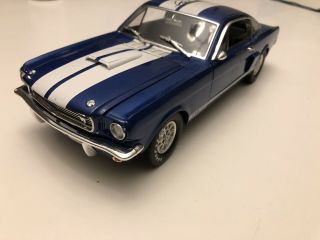 1:18 Shelby G.  T.  350 Ford Mustang 1966 Signed Carroll Shelby Collectible Model