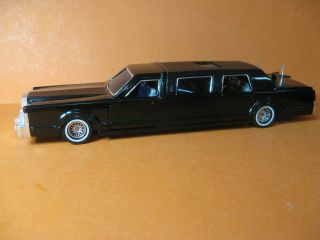 Majorette Lincoln Town Car Limousine Car 1:32 Scale Diecast - Black - Loose