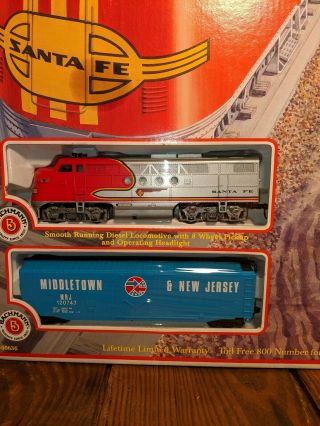 HO Scale Bachmann Chief Train Set with Engine,  3 Cars And Track 3
