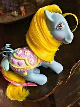 Vtg G1 My Little Pony Merry Go Round Brilliant Blossoms - Carousel Pony,  Refurb