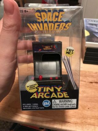 Tiny Arcade Space Invaders Mini Handheld Retro Game W/ Keychain