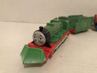 Thomas Motorized Henry Snow Clearing Christmas Train Trackmaster 2