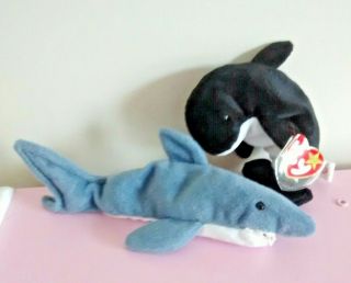 2 Rare Ty Beanie Babies " Crunch " The Shark & " Waves " The Killer Whale