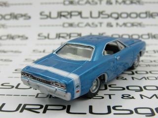 Johnny Lightning 1:64 LOOSE Collectible Blue 1969 DODGE BEE Diorama Car 3