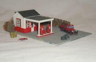 N Scale Train Layout Buildings Structure Mobil Gas Service Station Red Truck