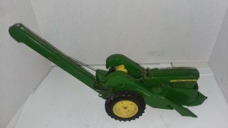 VINTAGE JOHN DEERE 3010 TRACTOR WITH CORN PICKER,  METAL CAST RIMS 3 POINT HITCH 2