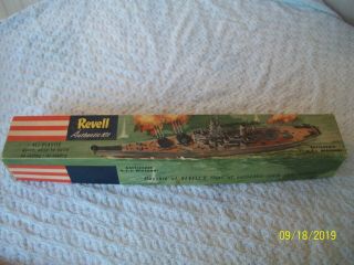 Vintage 1953 Revell Authentic Kit - Wwii Battleship U.  S.  S.  Missouri