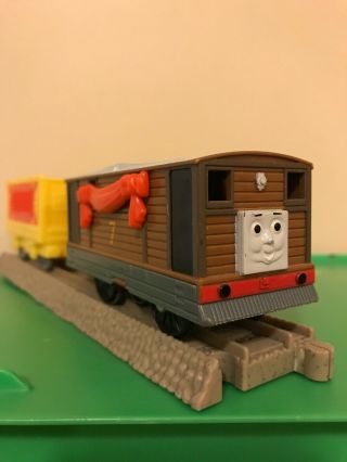 Thomas Train Trackmaster Motorized Toby And Clowncar