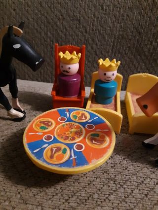 Vintage Fisher Price Little People Castle 993 Accessories King,  prince,  horses, 2