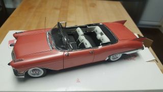Danbury 1957 Cadillac Eldorado Biarritz Diecast Car 1:24 Scale W/ Box