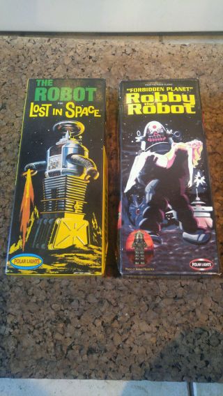 2 Pack Polar Lights 5025 & 5030 Forbidden Planet Robby The Robot Lost In Space