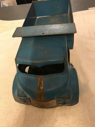 VINTAGE MINNITOYS TOY DUMP TRUCK,  EARLY VERSION.  40 ' S - 50 ' S 16 