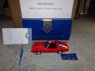 1/24 Franklin 1977 Pontiac Trans Am Limited Ed With Wooden Display Base