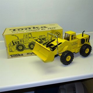 Vintage Mighty Tonka Loader,  No.  2920 Pressed Steel Toy Vehicle