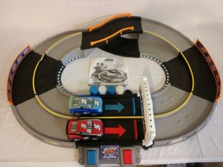 Fisher Price - Shake N Go Speedway - Race Track W/ 2 Cars Mattel 2005 - Complete
