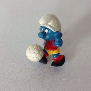Vintage 1978 Smurf Soccer Football Sports Toy Figure Schleich Peyo