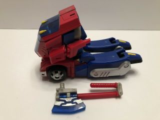 Transformers Animated Deluxe Class Cybertron Mode Optimus Prime - 100 Complete