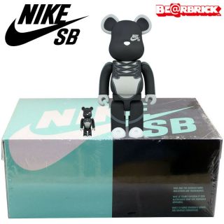 Medicom Be@rbrick Bearbrick Nike Sb Black 100 & 400 Figure