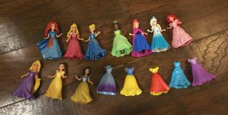 Disney 10 Princess Magic Clip Dolls - With 5 Extra Dresses.