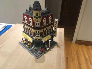 Lego 10182 Corner Café (modular building) 3