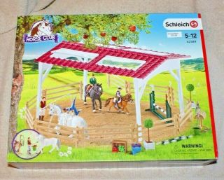 Schleich 42389 Riding School With Riders And Horses (horse Club) Plastic Figure